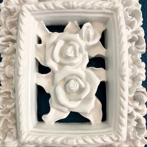 Pair Vintage Chalkware White Floral Wall Hanging - Picture 5 of 8